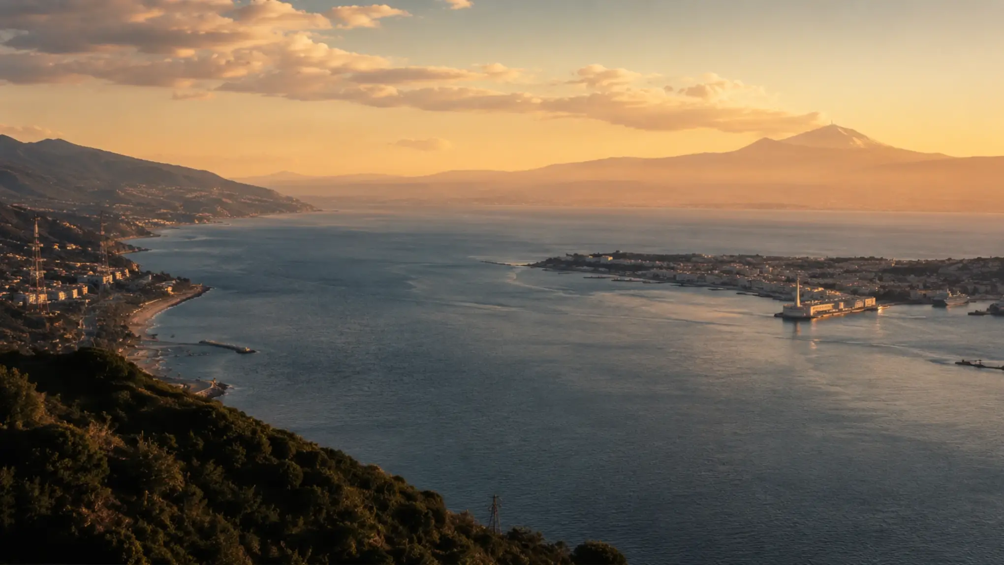 Scena illustrativa AI - Stretto di Messina al tramonto
